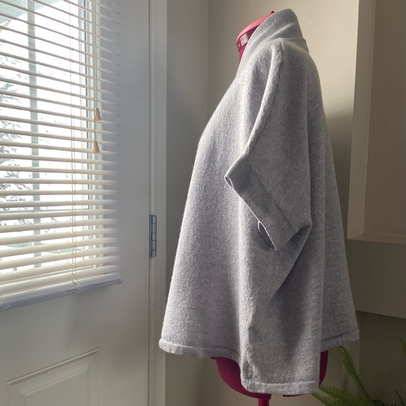 Contemporaine women grey 100% Merino wool short sleeve cardigan. Size XS/S. Used - Picture 2 of 7